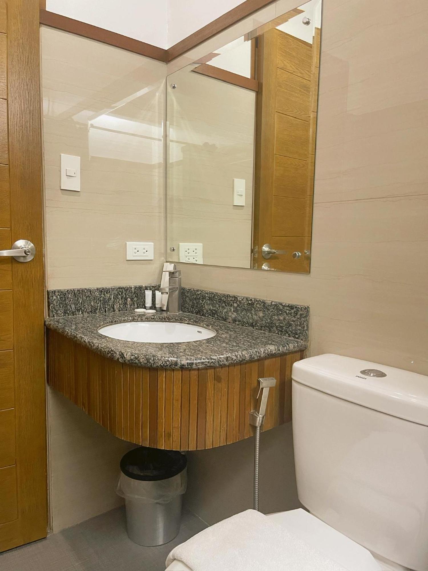 Soleo Inn Baguio City Екстер'єр фото